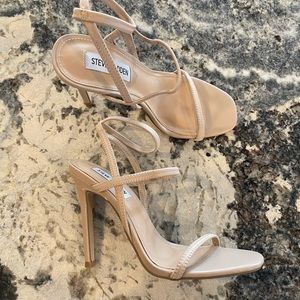 Steve Madden nude sandal heel